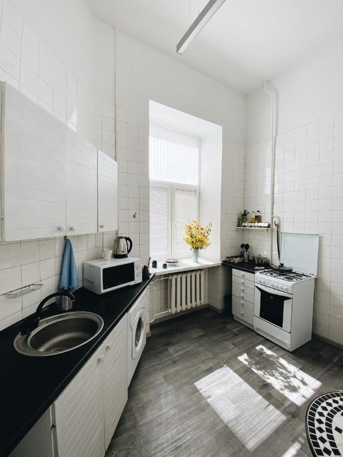 Entire 2-Bedroom Authentic Flat Kiev Dış mekan fotoğraf